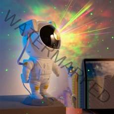 우주비행사 오로라무드등, 화이트