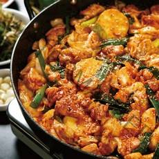 [당일발송]캠핑 음식 춘천 순살 철판 양념 닭다리살 구이 요리 홍천 닭갈비 550g*4팩, 550g, 4개
